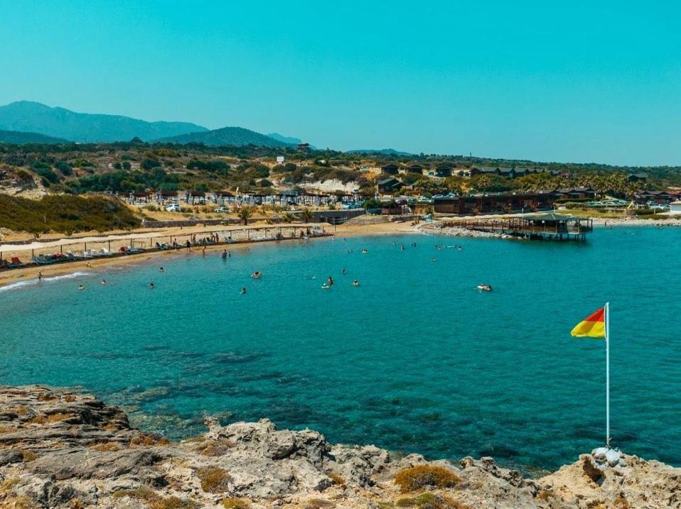 Zambak Holiday Village & Restaurant Superb Seafront Location ! Agios Georgios  Exterior foto